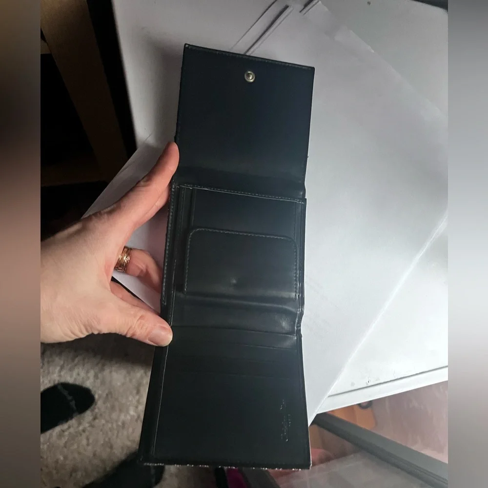 Dior wallet. Navy logo like new